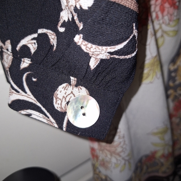 A Fig and Flower medium ladies Asian flared Tunic Top. - Picture 2 of 4